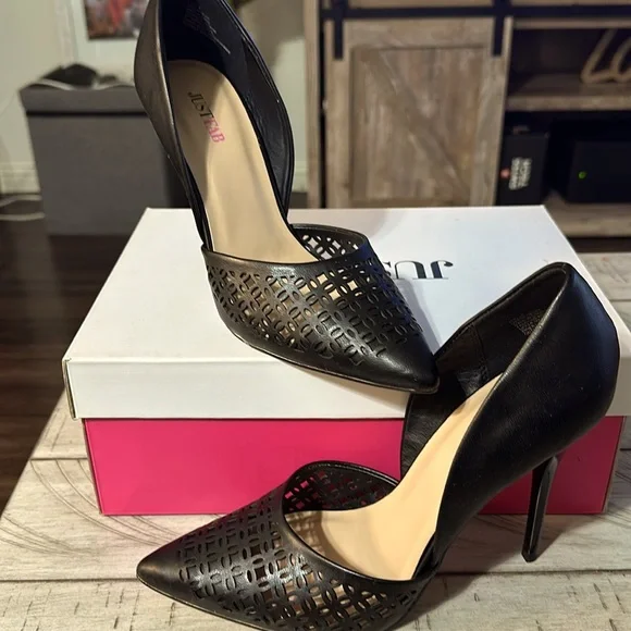 ♥️JustFab black leather heels - Picture 2 of 3